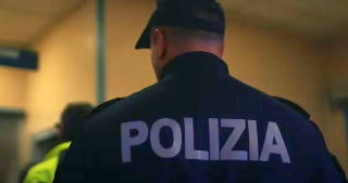 Asti - Anziana rimane chiusa in un negozio dopo l’orario di chiusura, intervento della Polizia