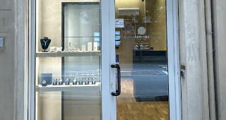 Asti - Colpo da mezzo milione di euro in corso Dante